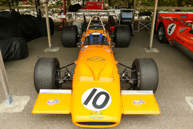 Illustration for article titled So Much Vintage Racing Magic At The Goodwood Revival Paddock